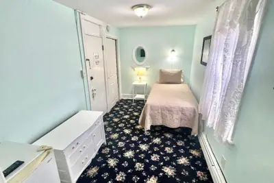 Photo 3 - Quaker Inn