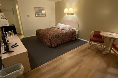 Photo 3 - Birchwood Inn