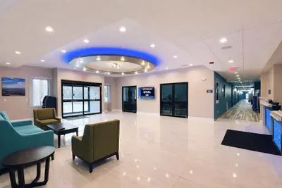 Photo 3 - Days Inn & Suites by Wyndham Tomball Houston NW