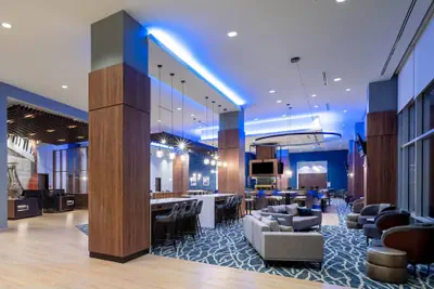 Photo 3 - La Quinta Inn & Suites by Wyndham Nashville Downtown / Stadium