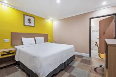 Photo 5 - Hotel H-Wood