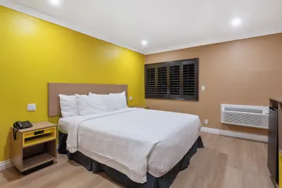 Photo 4 - Hotel H-Wood