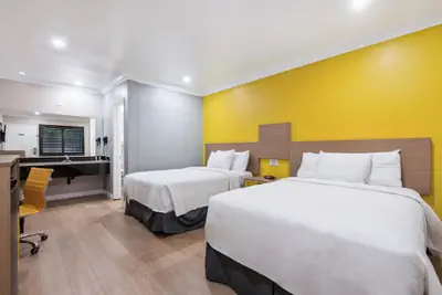 Photo 3 - Hotel H-Wood