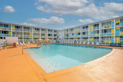 Photo 2 - Kokomo Suites