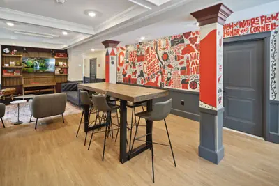Photo 5 - The Dorm Hotel