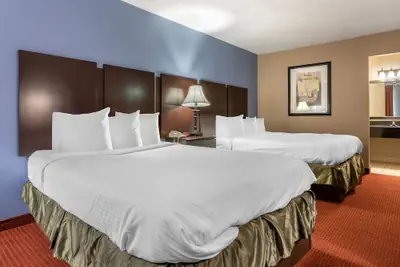 Photo 4 - Dutchland Motel