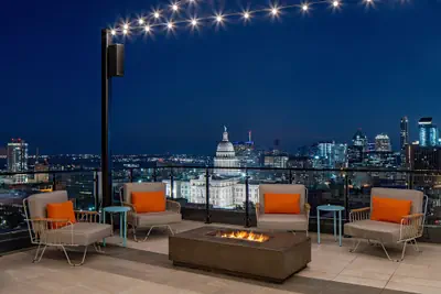 Photo 2 - Hilton Garden Inn Austin University Capitol District