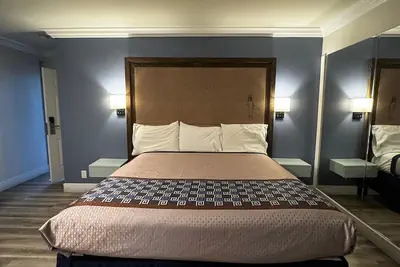 Photo 5 - Friendship Motor Inn