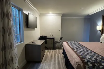 Photo 4 - Friendship Motor Inn