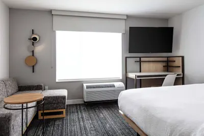 Photo 5 - TownePlace Suites by Marriott Milwaukee West Bend