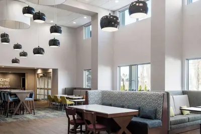 Photo 3 - Hampton Inn Redmond Bend Airport, OR