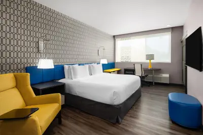 Photo 2 - GLō Best Western Enid OK Downtown/Convention Center Hotel