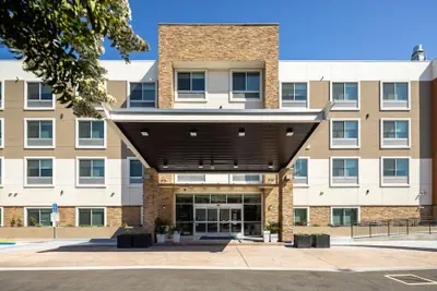Photo 2 - Holiday Inn Express & Suites San Jose Silicon Valley by IHG