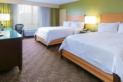 Photo 4 - Holiday Inn Express & Suites San Jose Silicon Valley by IHG