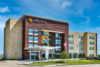 Photo 2 - La Quinta Inn & Suites by Wyndham Terrell