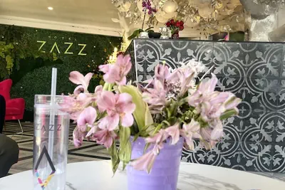 Photo 3 - Hotel Zazz
