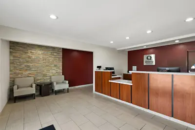 Photo 3 - Quality Suites Wildwood - The Villages