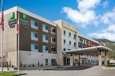 Photo 2 - Holiday Inn Express and Suites Ukiah by IHG