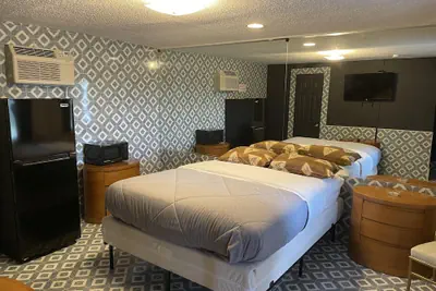 Photo 2 - Carole Motel
