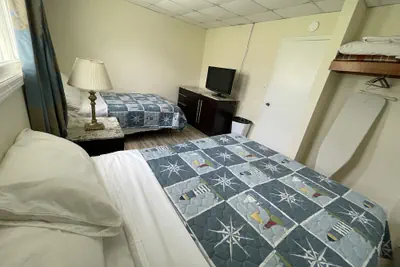 Photo 4 - Searay Motel