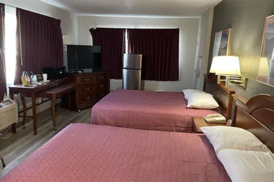 Photo 5 - Downtown Inn