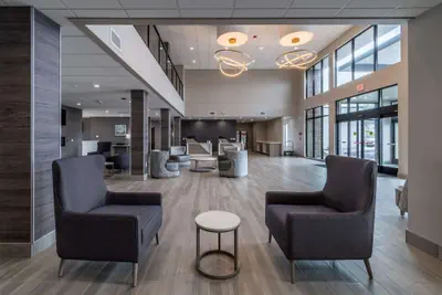 Photo 4 - Best Western Plus Tacoma Hotel