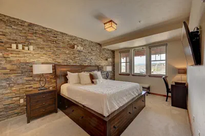 Photo 3 - Cozens Pointe I-101 2 Bedroom Condo by RedAwning