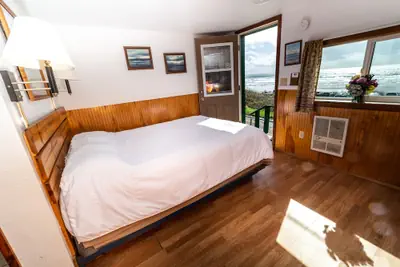 Photo 4 - Oceanside Ocean Front Cabins
