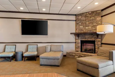 Photo 4 - Best Western Newport Inn