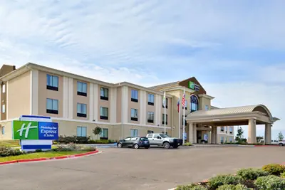 Photo 2 - Holiday Inn Express Hotel & Suites Schulenburg by IHG
