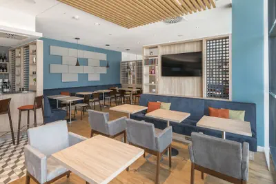 Photo 4 - Holiday Inn Express Hotel & Suites Schulenburg by IHG