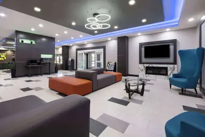 Photo 5 - La Quinta Inn & Suites by Wyndham Muskogee