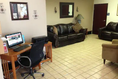 Photo 4 - Brentwood Inn & Suites