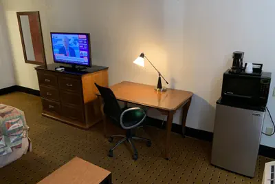 Photo 5 - Brentwood Inn & Suites