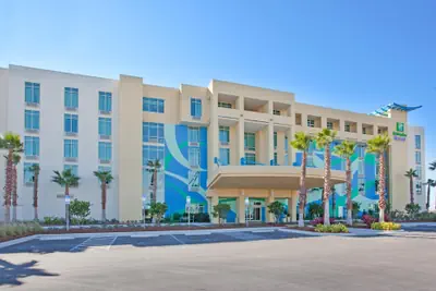 Photo 2 - Holiday Inn Resort Fort Walton Beach by IHG