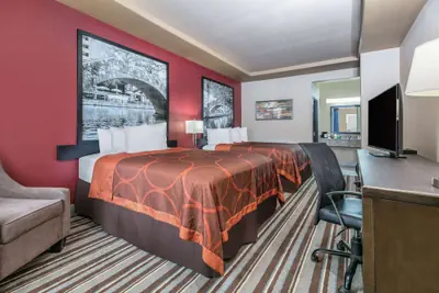 Photo 5 - Super 8 by Wyndham Karnes City
