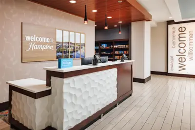 Photo 4 - Hampton Inn & Suites Chattanooga/Hamilton Place