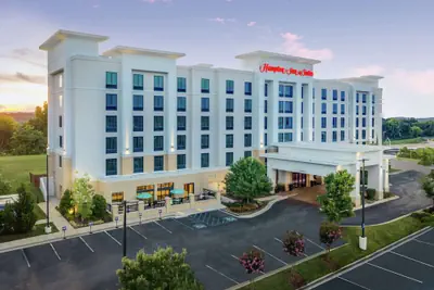 Photo 2 - Hampton Inn & Suites Chattanooga/Hamilton Place