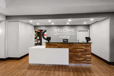 Photo 4 - Hampton Inn & Suites Schererville