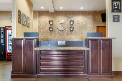 Photo 3 - Comfort Inn & Suites Lakeside