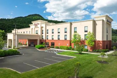 Photo 2 - Hampton Inn Kimball