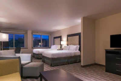 Photo 5 - Holiday Inn Express & Suites Colorado Springs Central by IHG