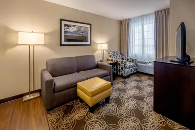 Photo 5 - Landmark Suites