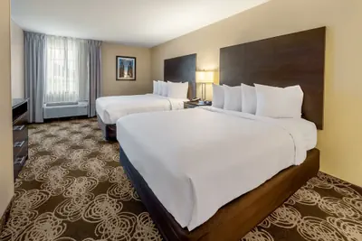 Photo 3 - Landmark Suites