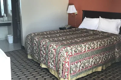 Photo 4 - Relax Inn Henryetta
