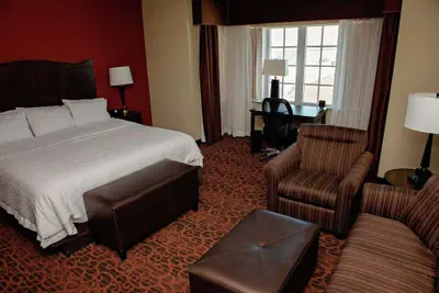 Photo 4 - Hampton Inn & Suites Bradenton Downtown Historic District