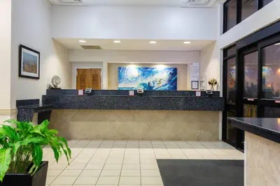 Photo 5 - Ramada Plaza by Wyndham Virginia Beach Oceanfront