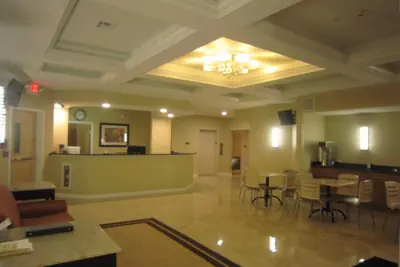 Photo 5 - Red Carpet Inn And Suites Monmouth Jtc