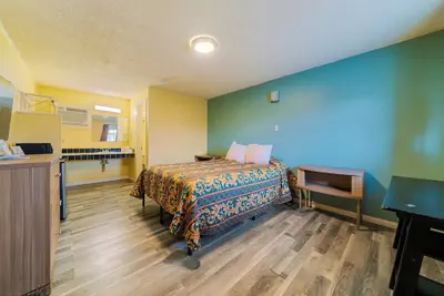 Photo 4 - Catalina Motel