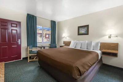 Photo 5 - Town House Motel – Historic Old Town Eureka